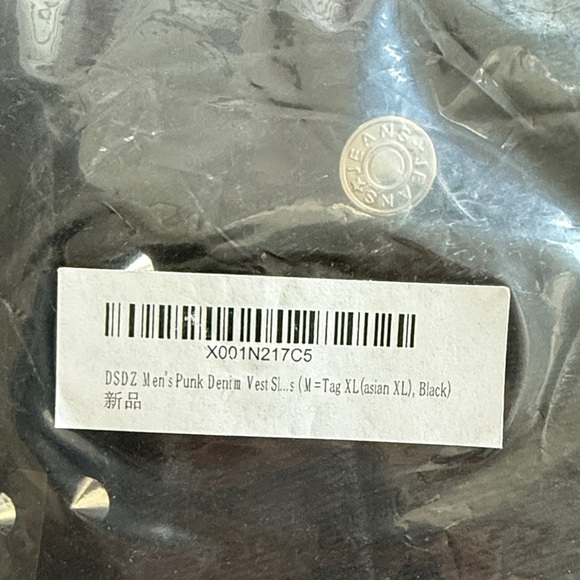 Brand new men’s denim vest - Picture 2 of 2